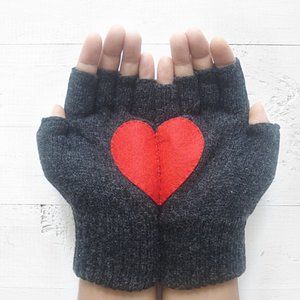 Handmade Womens Kids Knit Black Fingerless RED HEART GLOVES